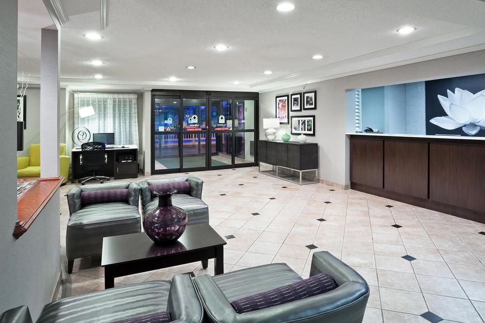 La Quinta By Wyndham Cleveland Macedonia Hotell Exteriör bild