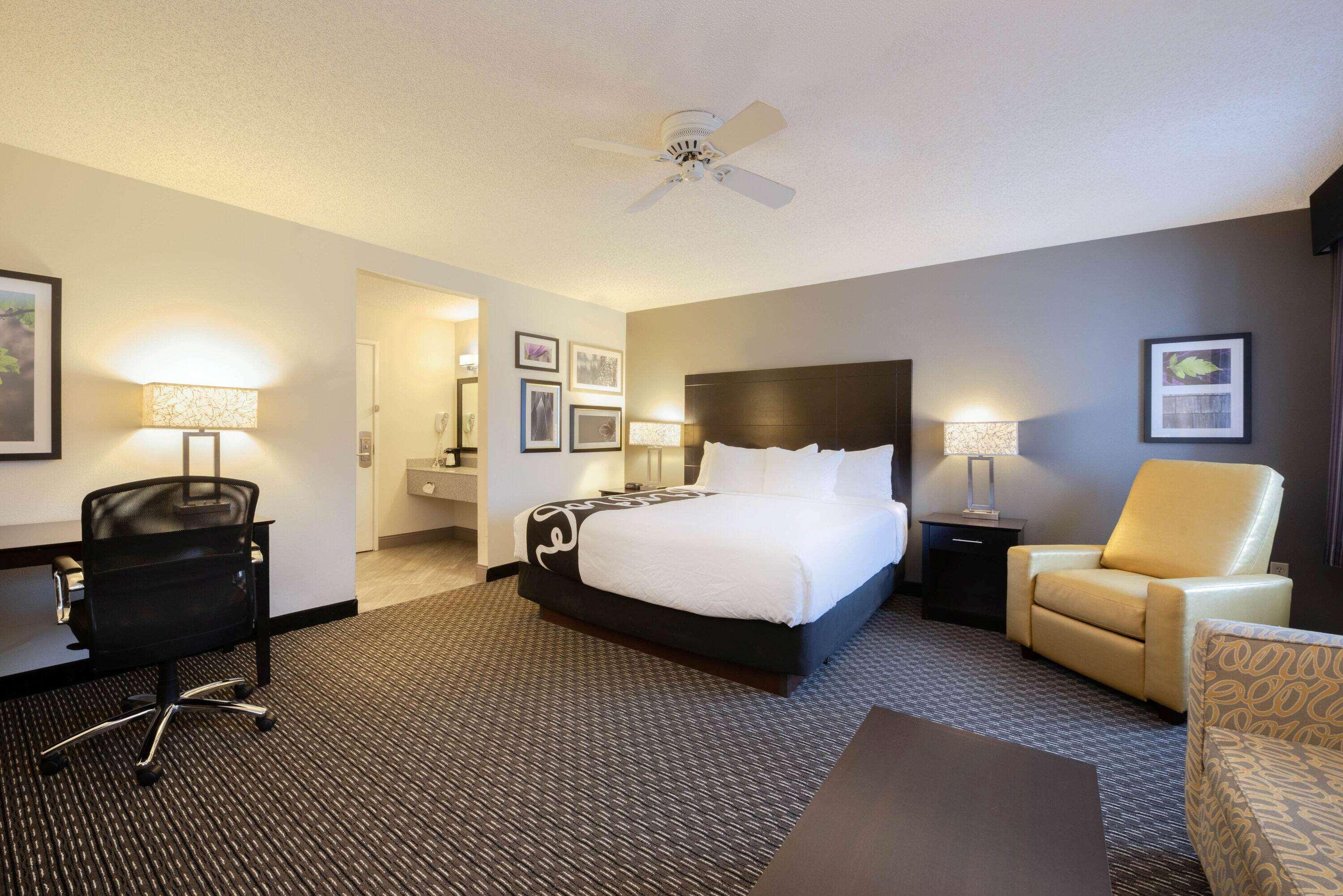 La Quinta By Wyndham Cleveland Macedonia Hotell Exteriör bild