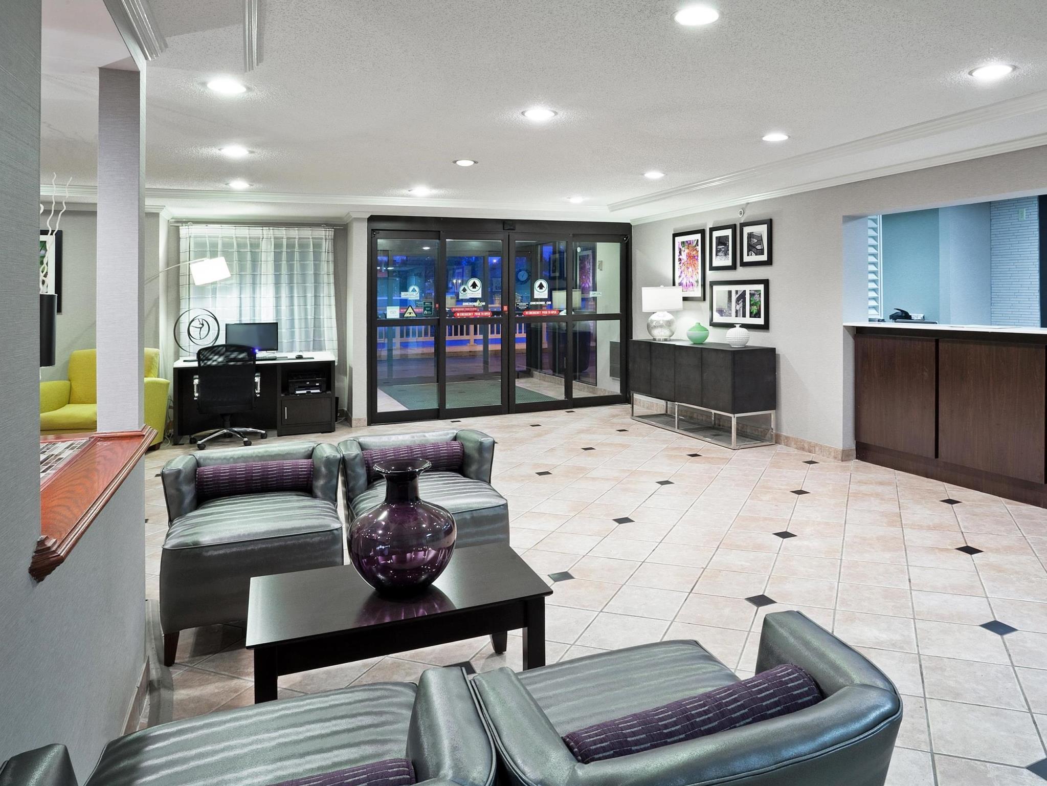 La Quinta By Wyndham Cleveland Macedonia Hotell Exteriör bild
