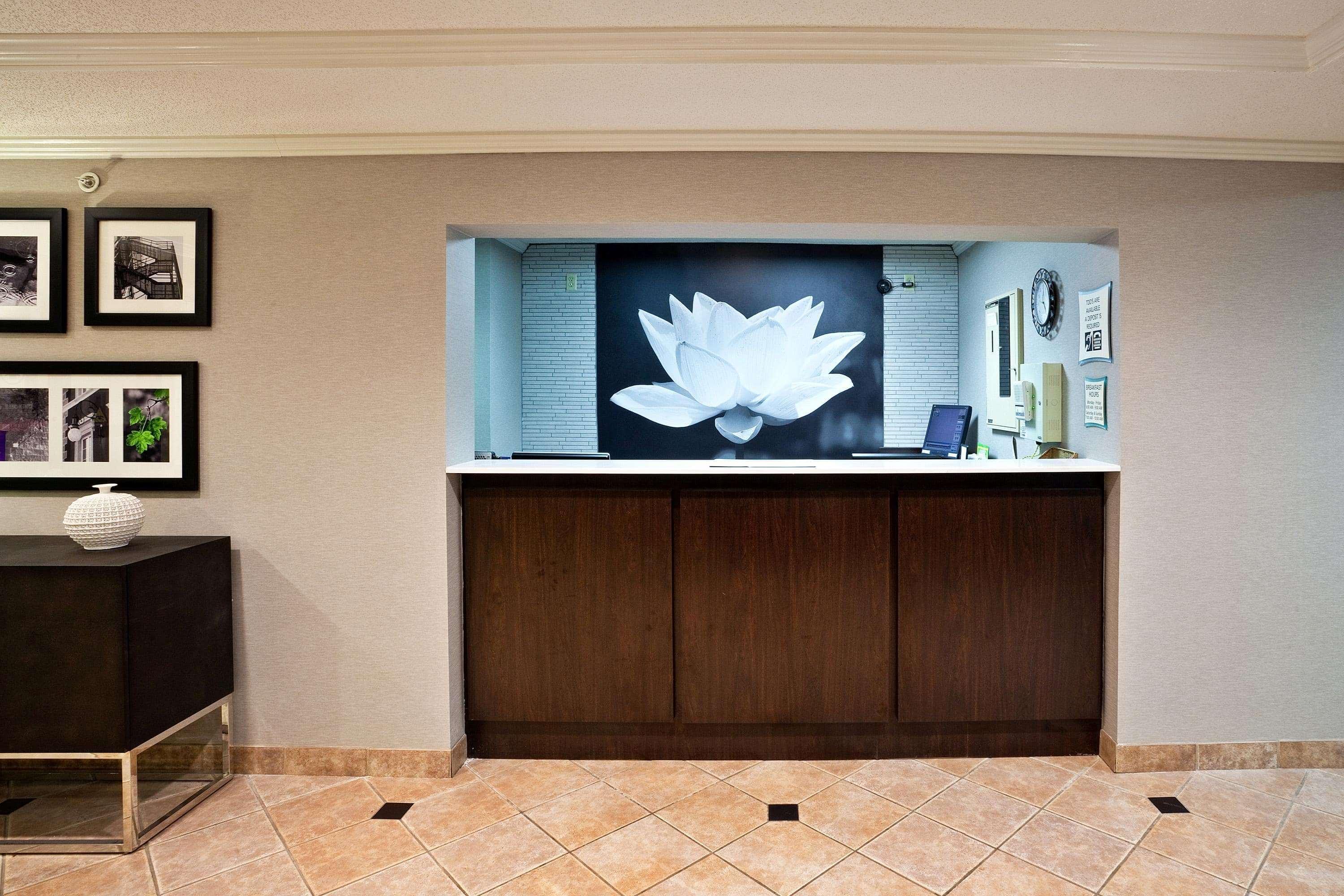 La Quinta By Wyndham Cleveland Macedonia Hotell Exteriör bild
