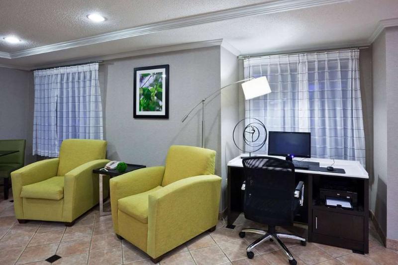 La Quinta By Wyndham Cleveland Macedonia Hotell Exteriör bild